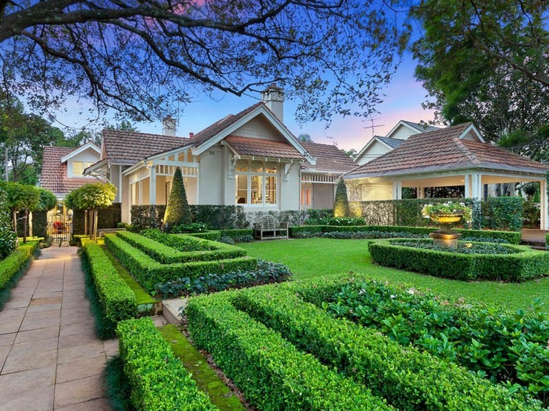 11 Bareena Avenue, Wahroonga NSW 2076