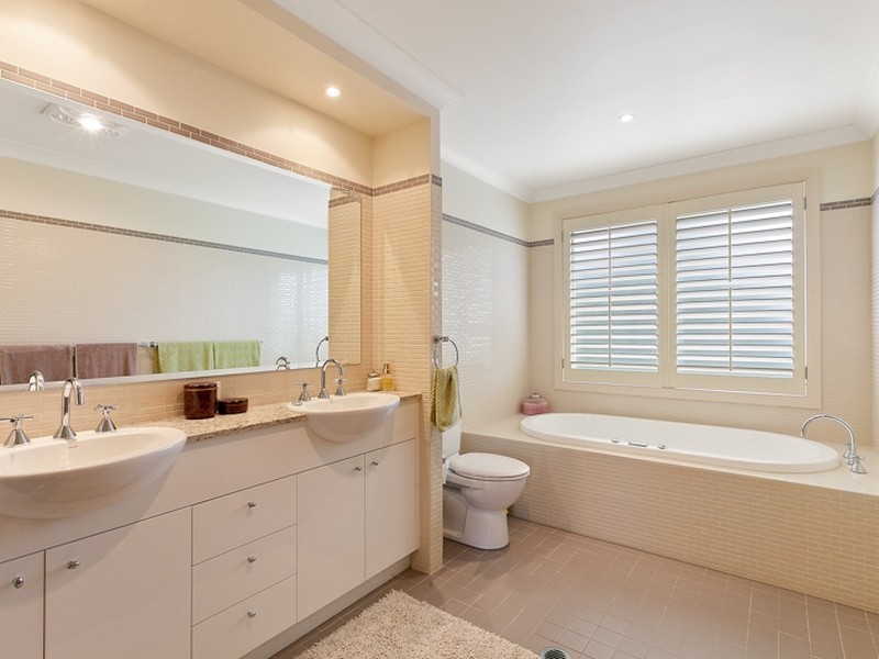 10 Lincoln Road, St Ives NSW 2075