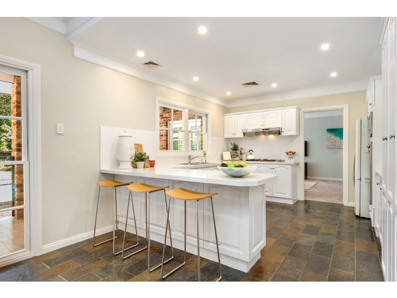 6 Fairlawn Avenue, Turramurra NSW 2074