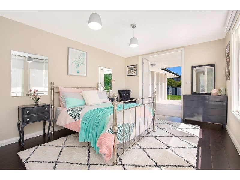 16 Greenhill Crescent, St Ives NSW 2075