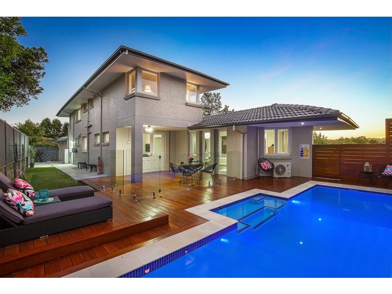 16 Greenhill Crescent, St Ives NSW 2075