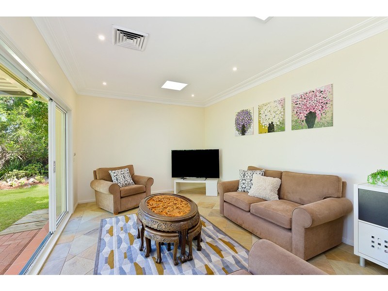 10 Cates Place, St Ives NSW 2075