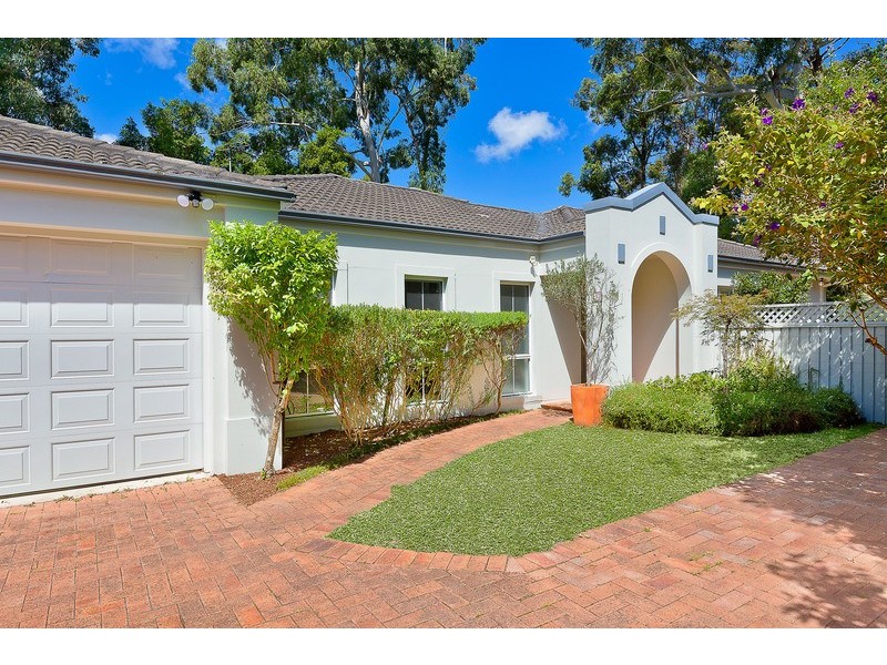 10 Cates Place, St Ives NSW 2075