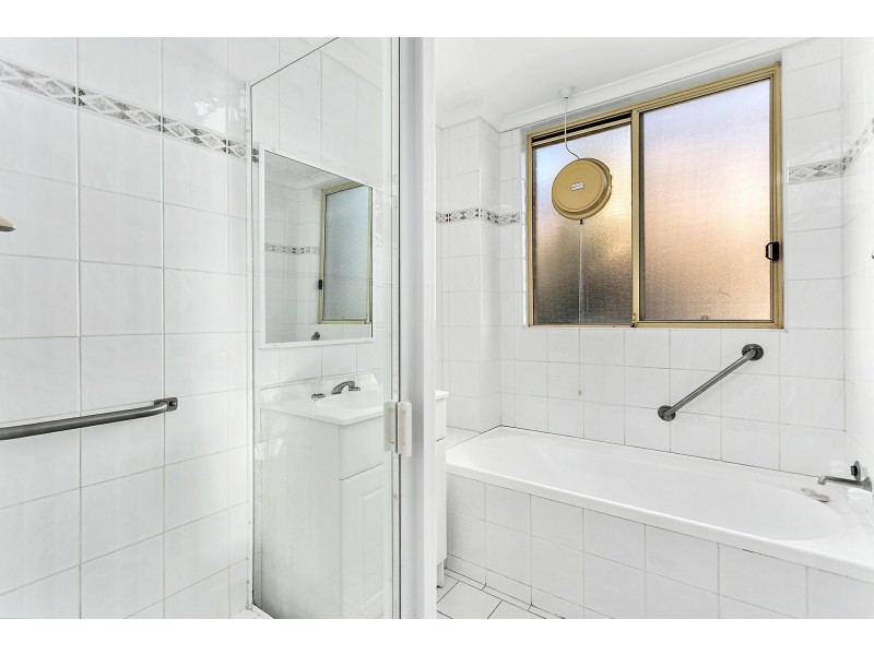 1/50 The Grand Parade, Sutherland NSW 2232