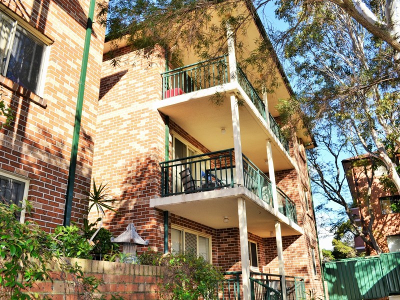 8/124-126 Flora Street, Sutherland NSW 2232