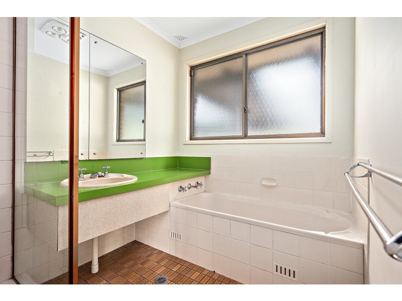 1 Nullabor Place, Yarrawarrah NSW 2233