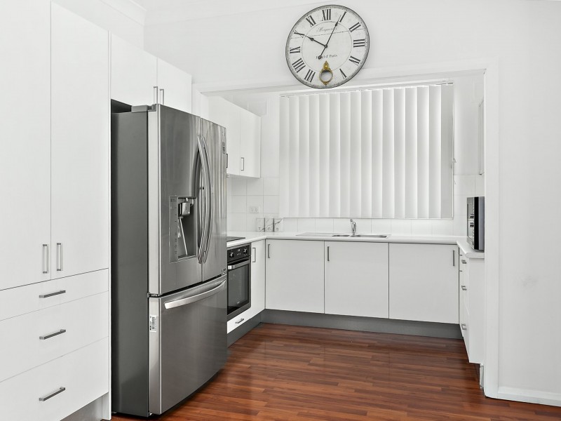 93 Oak Road, Kirrawee NSW 2232