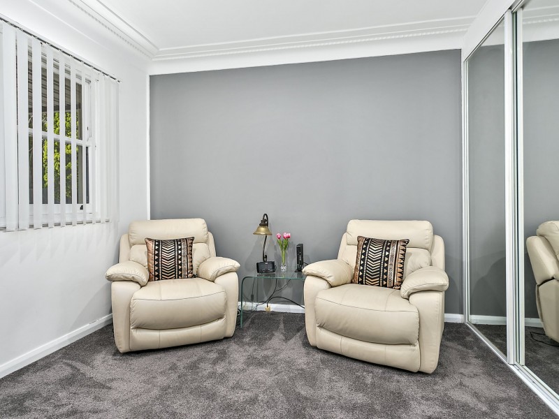 93 Oak Road, Kirrawee NSW 2232