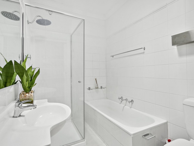 93 Oak Road, Kirrawee NSW 2232