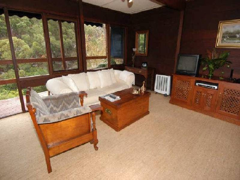 64 Gore Avenue, Kirrawee NSW 2232