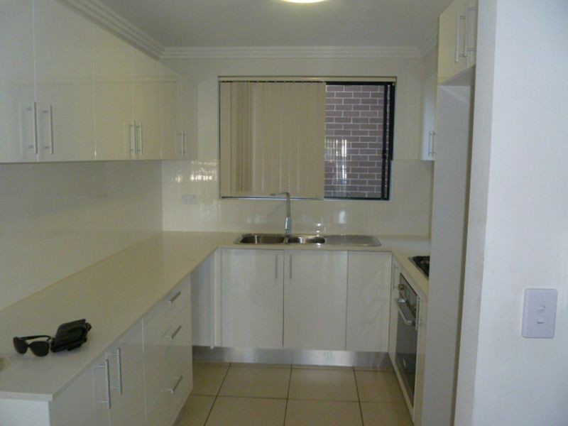 1/73-75 Acacia Road, Kirrawee NSW 2232