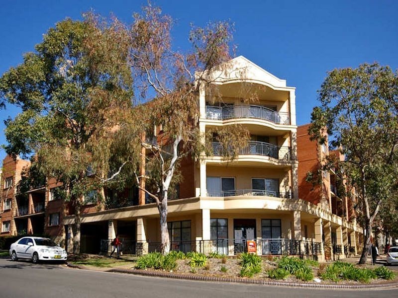 71/61-65 Glencoe Street (Enter via Stap, Sutherland NSW 2232