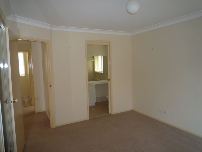 33 Fern Circuit, Menai NSW 2234