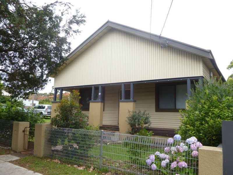 14 Merton St, Sutherland NSW 2232