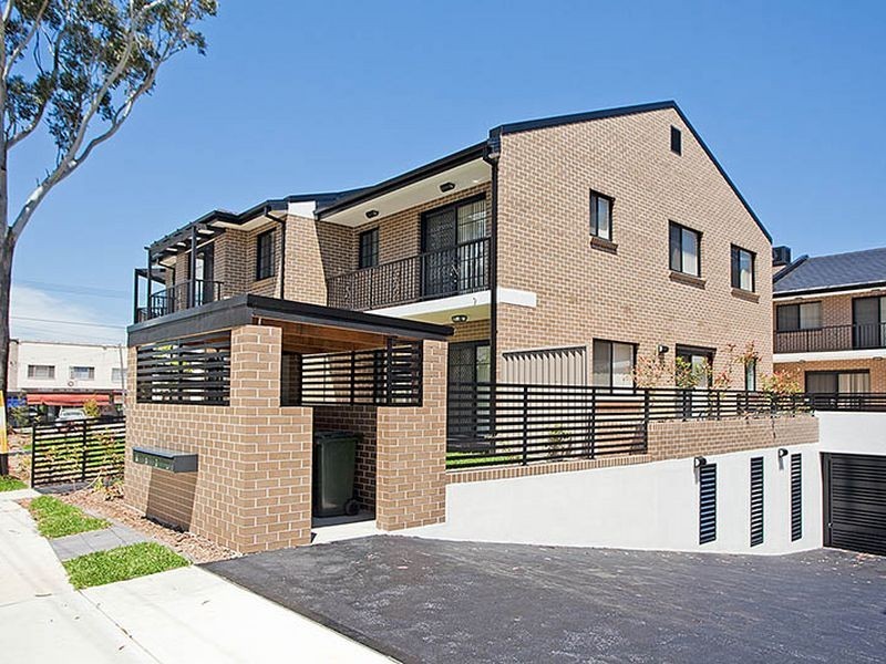 2/73-75 Acacia Road, Sutherland NSW 2232