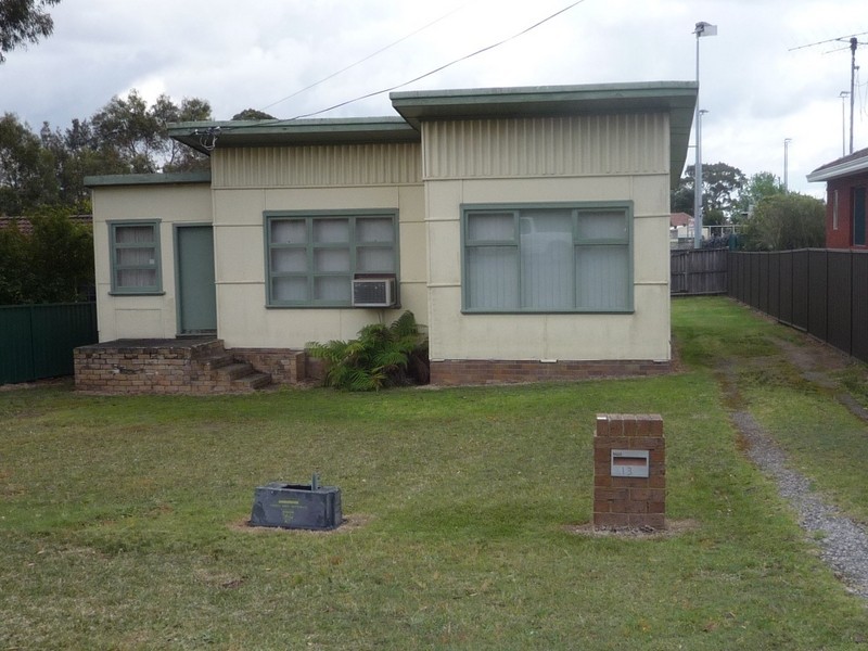 13 Bullecourt Avenue, Engadine NSW 2233
