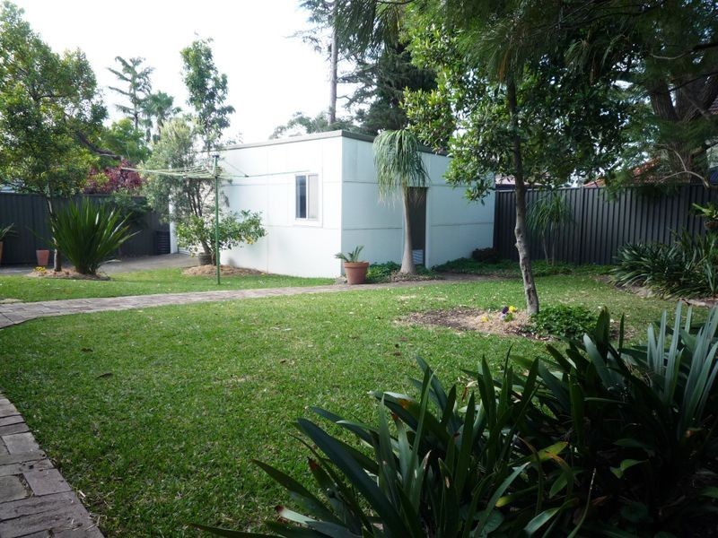 10 Weemala Avenue, Kirrawee NSW 2232