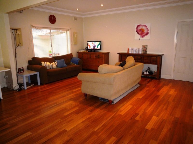 9 Leonay Street, Sutherland NSW 2232