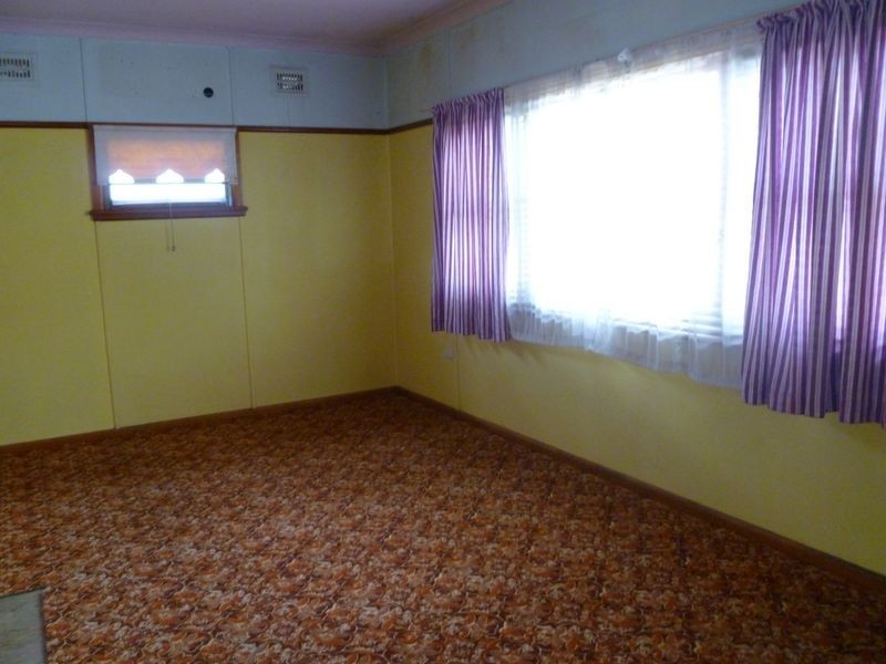 11 Waratah Rd, Engadine NSW 2233