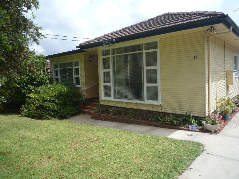 15 Glenelg St, Sutherland NSW 2232