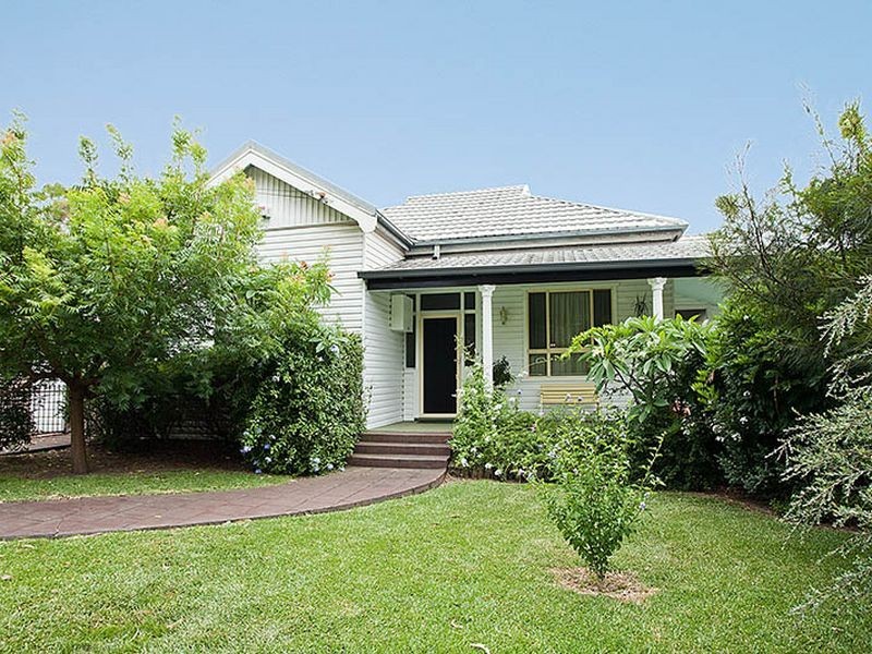 132 Acacia Road, Kirrawee NSW 2232