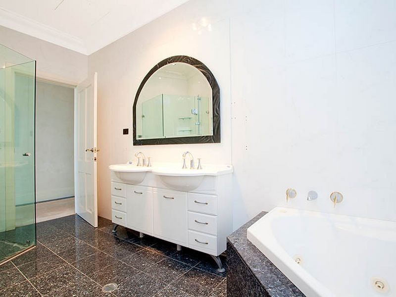 4 Lachlan Avenue, Sylvania Waters NSW 2224