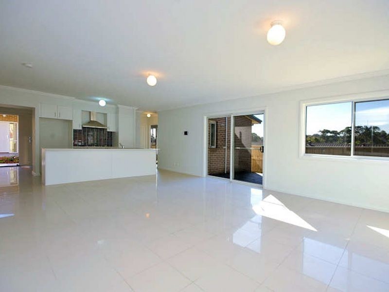 2/39 Leonay Street, Sutherland NSW 2232