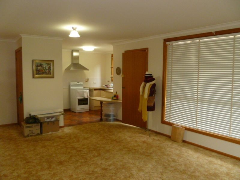 33 Churchill Avenue, Kirrawee NSW 2232