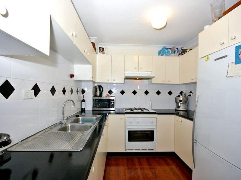 15/20 Leonay Street, Sutherland NSW 2232