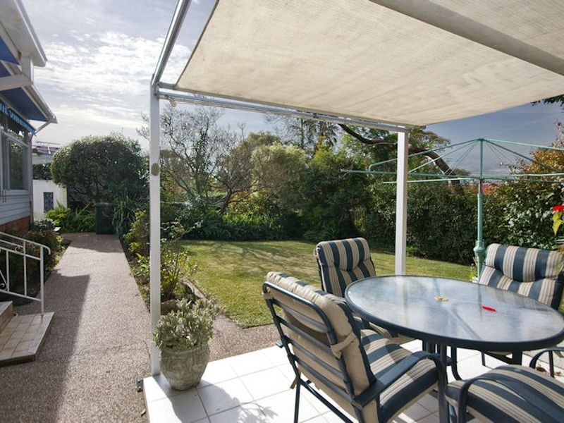 8 Weemala Avenue, Kirrawee NSW 2232