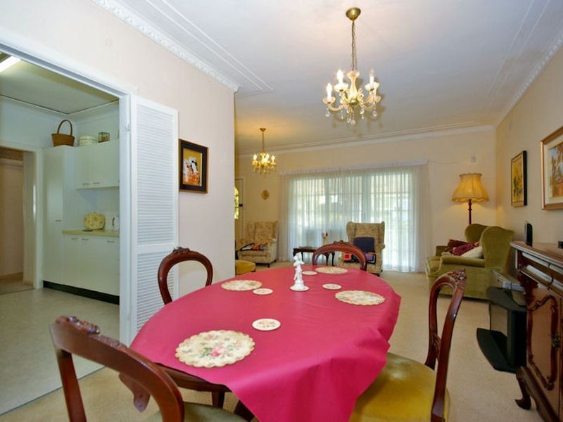 8 Weemala Avenue, Kirrawee NSW 2232