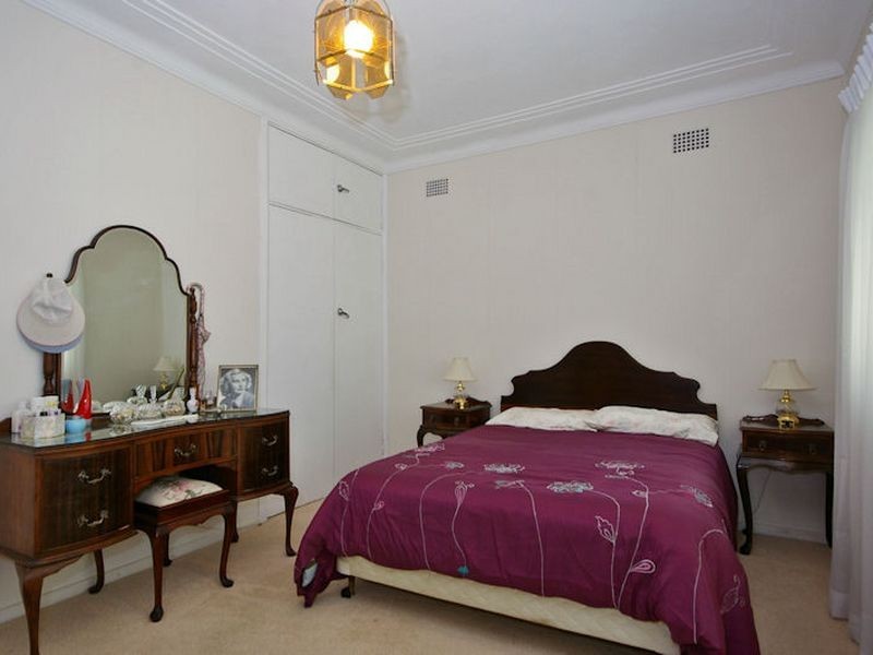 8 Weemala Avenue, Kirrawee NSW 2232