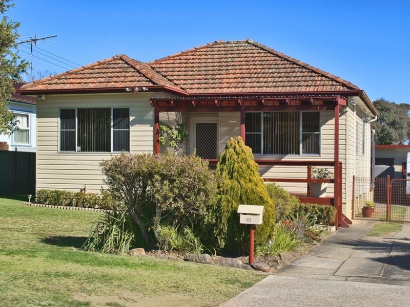 61 Banksia Avenue, Engadine NSW 2233