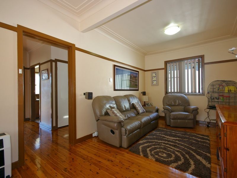 61 Banksia Avenue, Engadine NSW 2233