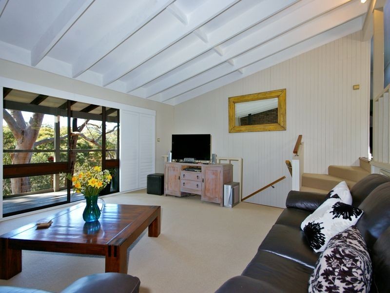 29 Urana Road, Yarrawarrah NSW 2233