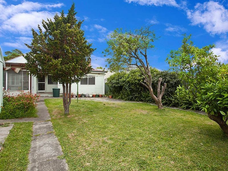 138 Linden Street, Sutherland NSW 2232