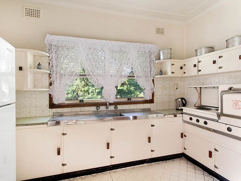 9 Glenelg Street, Sutherland NSW 2232