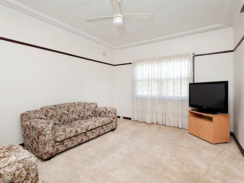 9 Glenelg Street, Sutherland NSW 2232