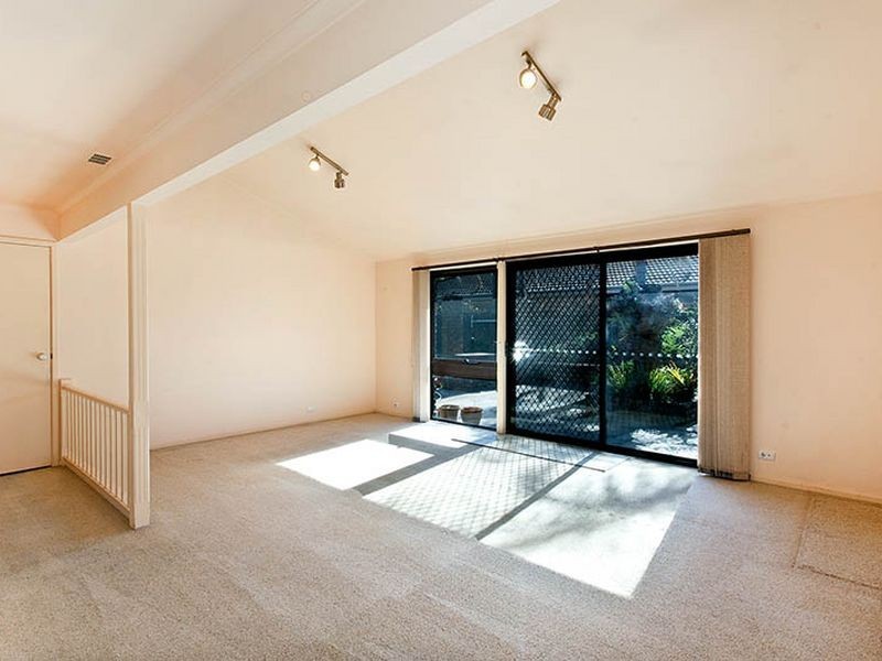 8 Honeyeater Place, Woronora Heights NSW 2233