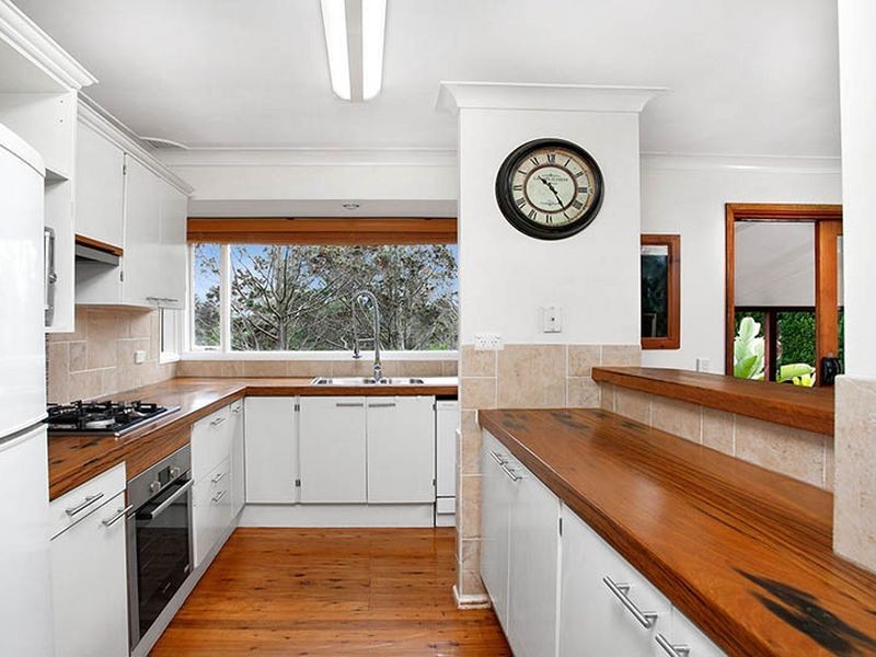 1 Baradine Place, Yarrawarrah NSW 2233