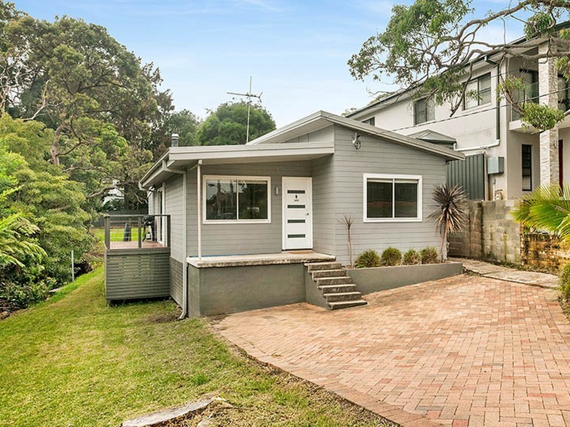 2 Rosebery Street, Heathcote NSW 2233