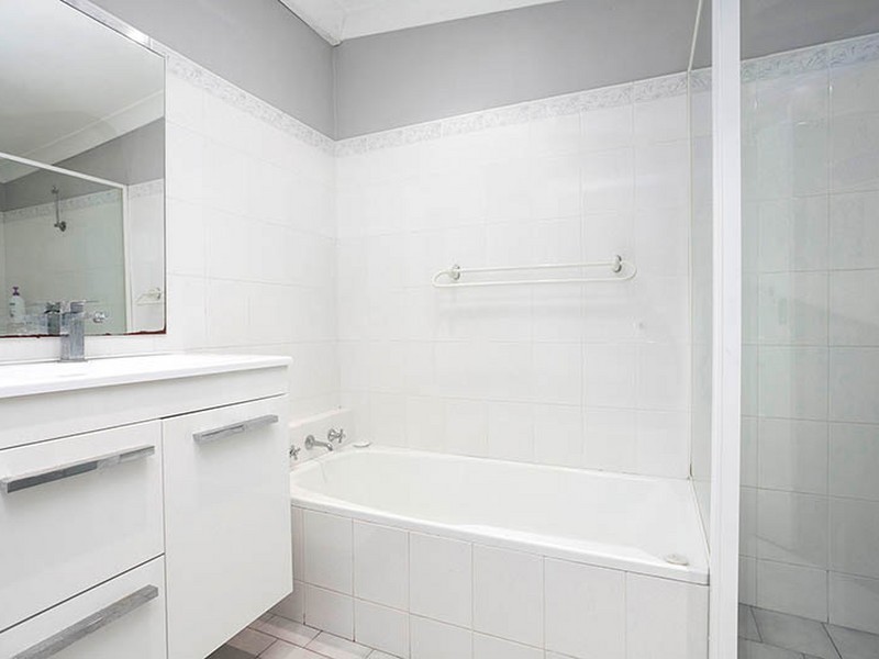 2 Rosebery Street, Heathcote NSW 2233