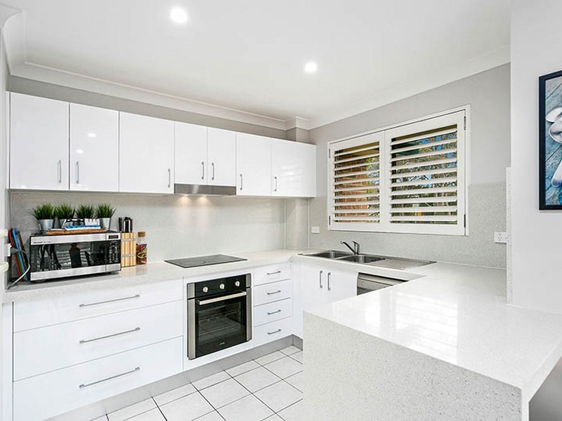 2/82-86 Toronto Parade, Sutherland NSW 2232