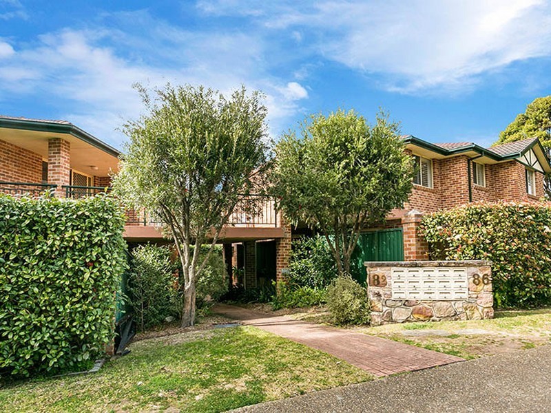2/82-86 Toronto Parade, Sutherland NSW 2232