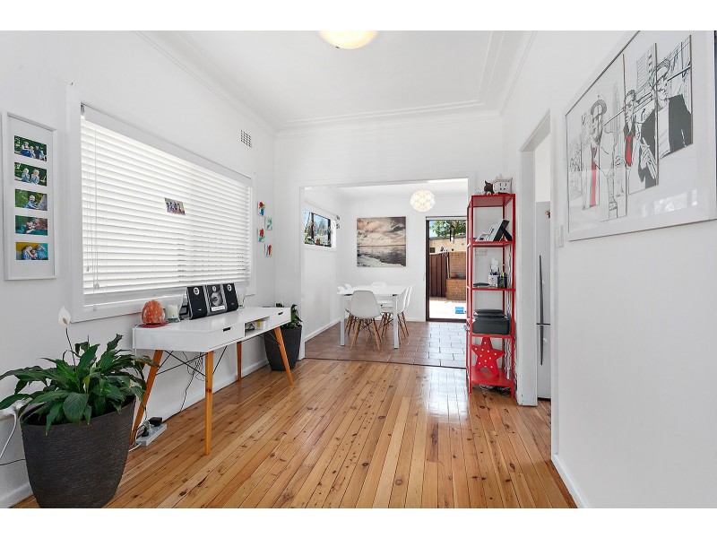 44 Banbal Rd, Engadine NSW 2233