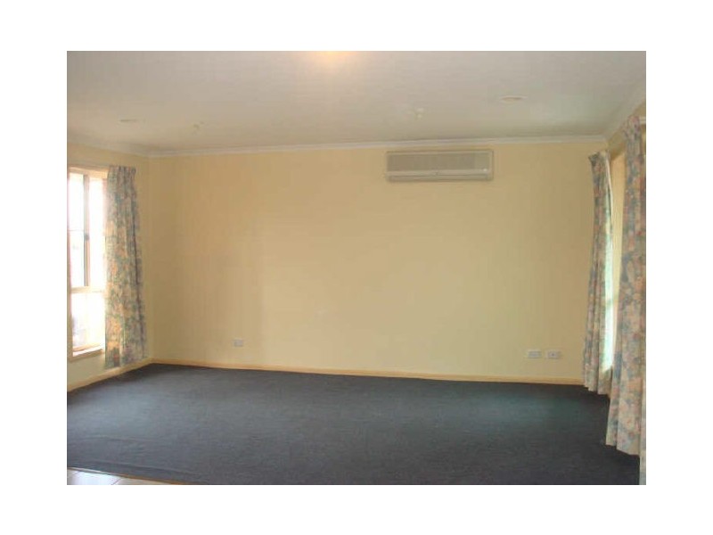 47 Oarsome Drive, Delahey VIC 3037