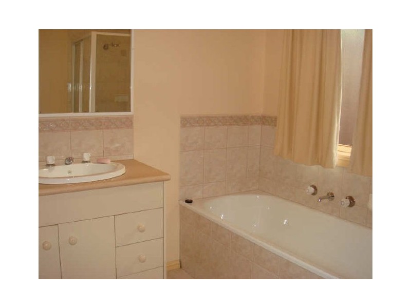 47 Oarsome Drive, Delahey VIC 3037