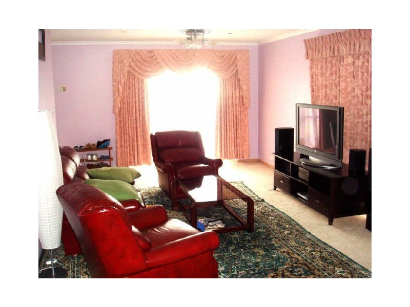 24 Hutzul Court, Delahey VIC 3037