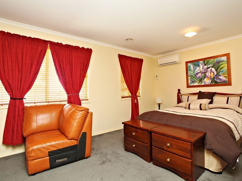 12 Inverness Court, Deer Park VIC 3023