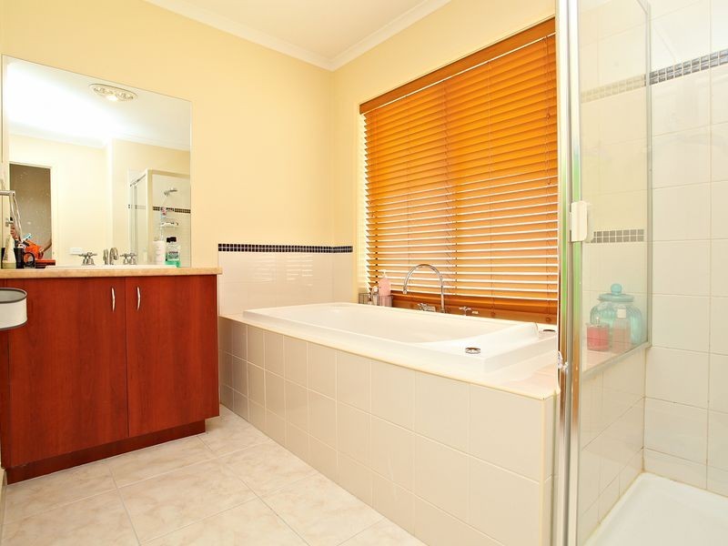 12 Inverness Court, Deer Park VIC 3023